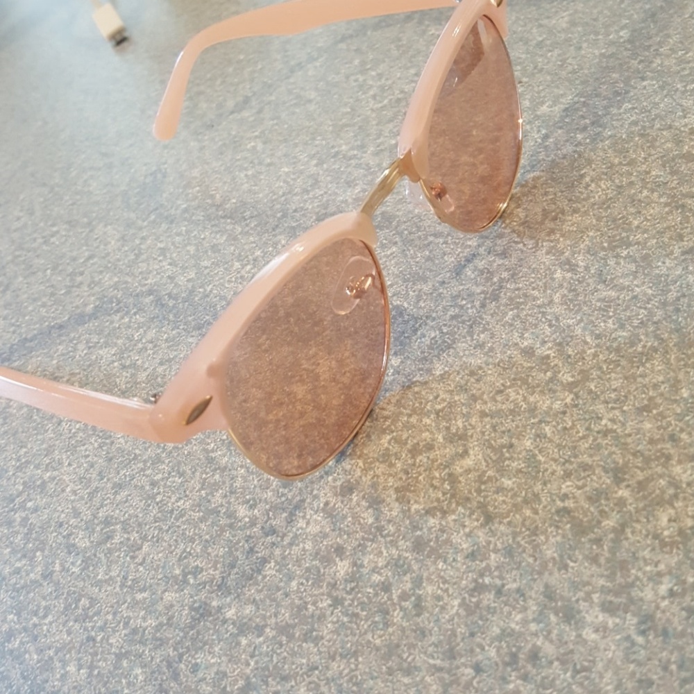 sunglasses - Picture 2 of 3